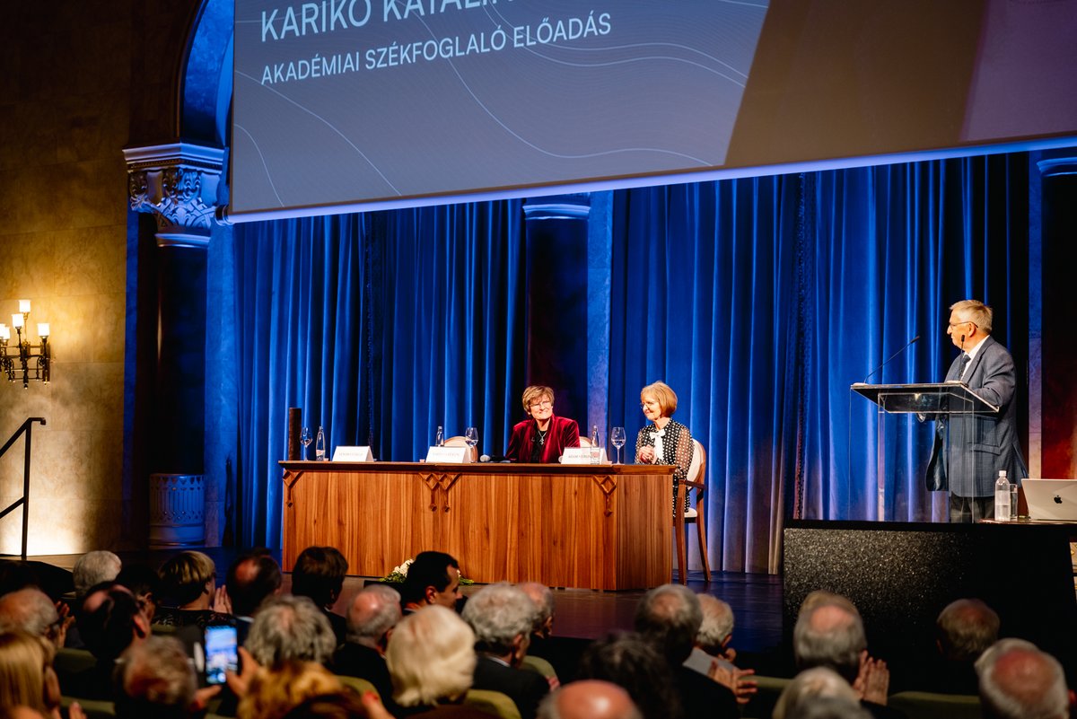 Atypical. This is how the celebration of Nobel laureate Katalin Karikó's academic inaugural lecture on April 9, 2024, can be characterized. 🥳🥂 u-szeged.hu/sztehirek/2024… 📷 Sahin-Tóth István