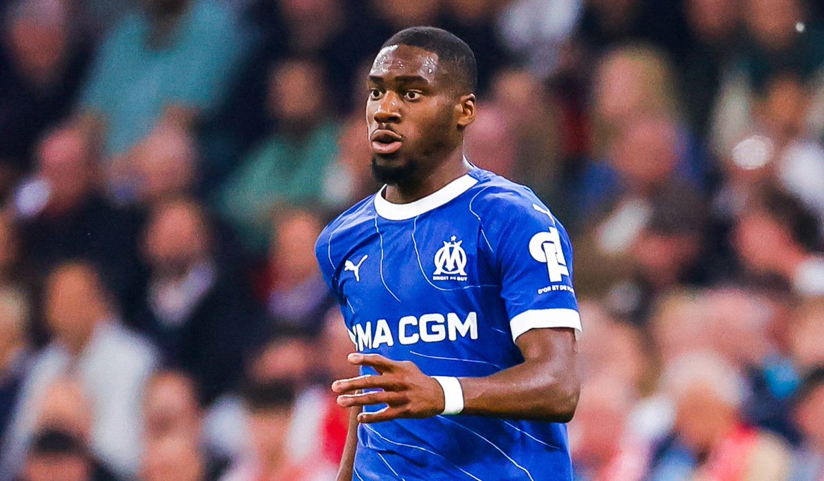 mathis_football's tweet photo. Selon vous, Kondogbia 🇨🇫 a-t-il fait un bon match face à Benfica ? #TeamOM #SLBOM 

💙 LIKE POUR OUI 

🔄 RT POUR NON https://t.co/fHv1GNQfRW