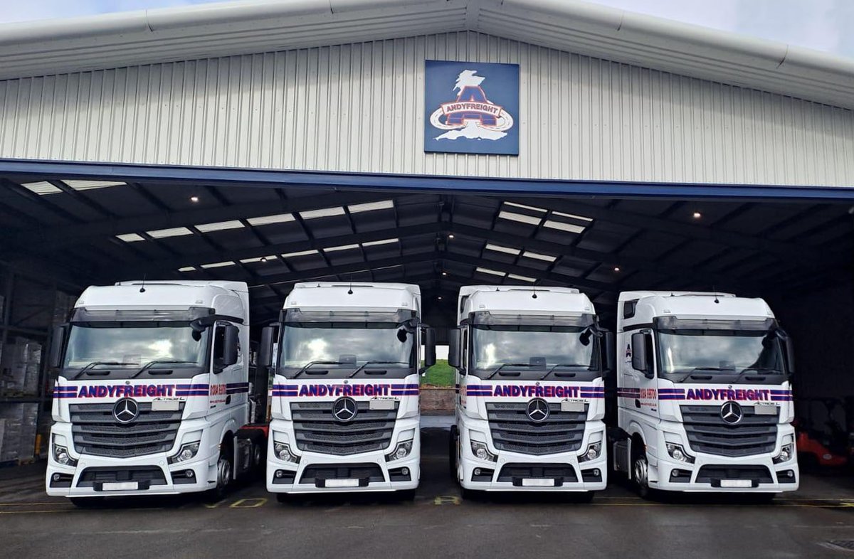 Andyfreight Ltd recently received delivery of four new Mercedes-Benz Actros 5 2545 LS tractor units from Midlands Truck & Van. They are loyal customers who have purchased 31 vehicles from our Truck Sales Executive, Mark Knibbs, since 2020. @BallyveseyLtd #ActrosL #TruckLife
