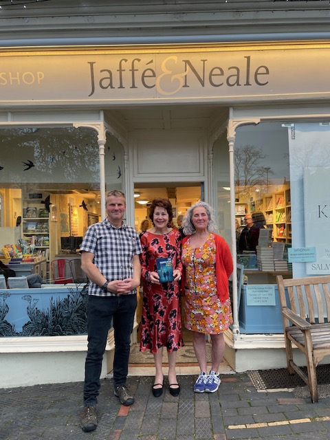 Thank you to everyone at @Jaffeandneale for hosting such a brilliant event at their store last night for @harrietcrawley1 - lots of copies of The Translator pbk sold! 👏 #Thrillers #LoveStory #Russia