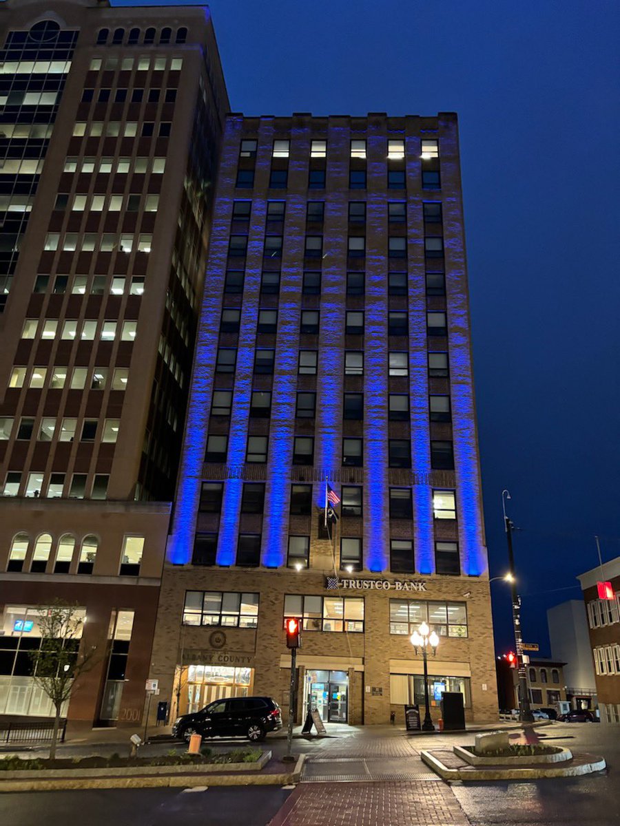 Tonight, we illuminated the Albany County Office Building blue to raise awareness for World Parkinson's Disease Day. Together, let's strive for better care, research, and support for those living with Parkinson's and their loved ones.