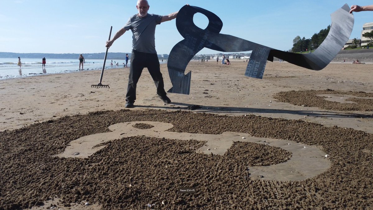 Join us for our sand art event this Sunday (April 14th) 10:30am - Swansea Bay (near Marriott Hotel SA1 3SS) #celf #indywales #swansea #baeabertawe #abertawe #swanseabay #sandart #annibyniaeth #ystadygoron yes.cymru/crown_estate_c…