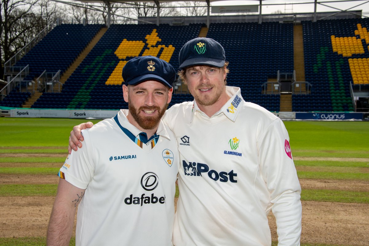 Day One @DerbyshireCCC v @GlamCricket Captains at the toss @lloyddl2010 and @sanortheast Derbyshire won the toss and bowled first...