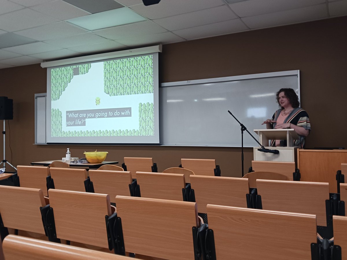 Thank you to @brynphd for an amazing keynote presentation. Next up, Honours student thesis defenses! #ASPSS