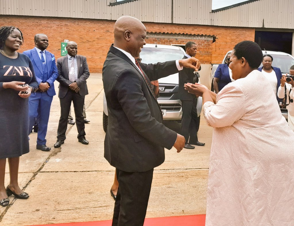 MoPSE Permanant Secretary Mr Moses Mhike, today handed over 15 vehicles to education districts.He urged District Schools Inspectors to make good use of the vehicles and desist from personalising the vehicles for the good of the Ministry.