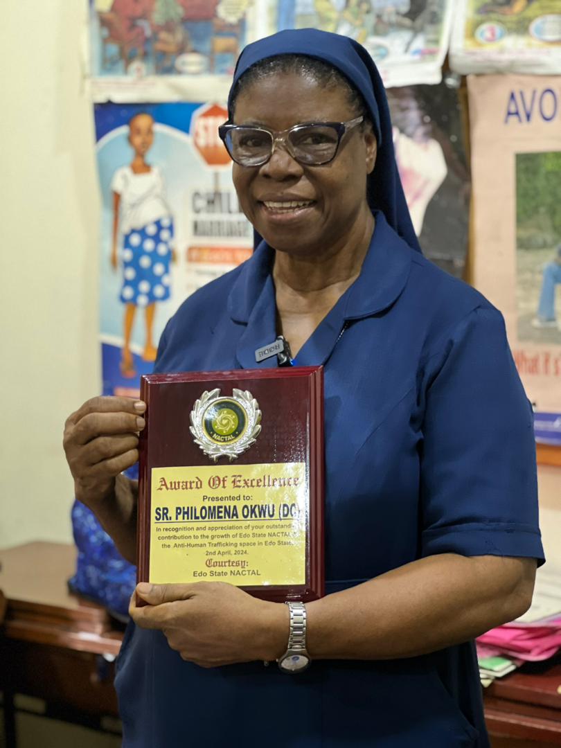 NACTAL, the Nigerian Network Against Child Trafficking, Labour and Abuse awards Sr. Philomena for all her work at the Committee for the Support of the Dignity of Women. Sr. Philomena and the network were recognized for restoring and empowering victims of #humantrafficking.