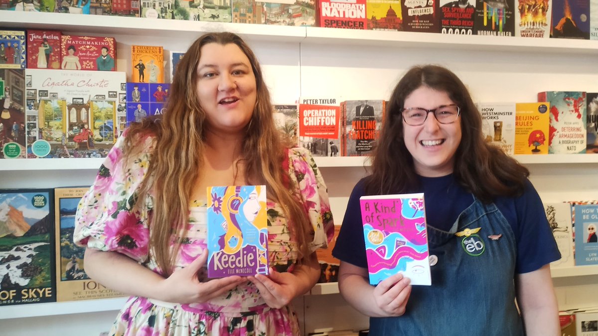 We're always delighted to have a return visit from @BooksandChokers ! Fiona loved Keedie - out now from @_KnightsOf , signed copies on the shelves! #books #livres #ChildrensBooks #LivresJeunesse
