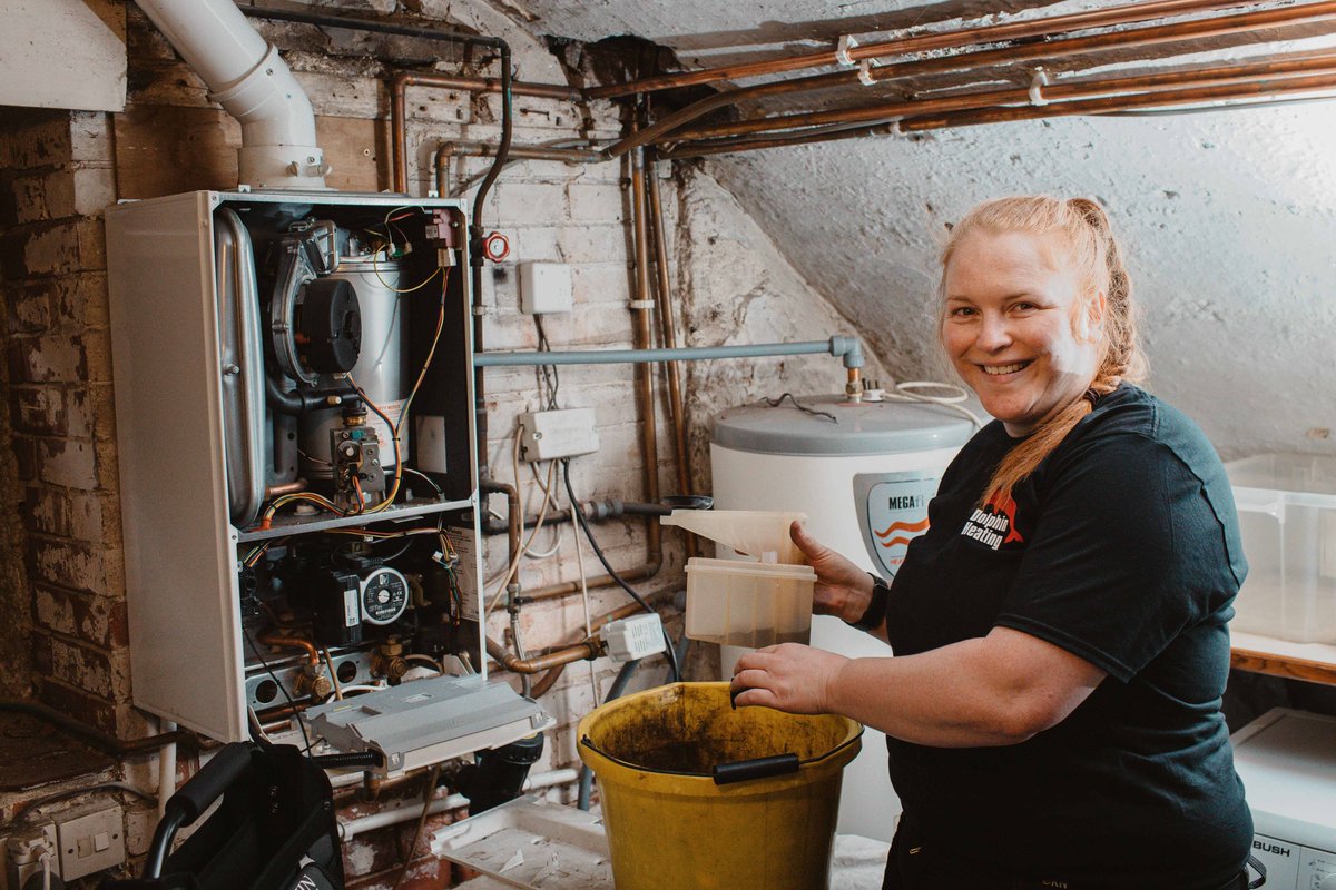 Meet Fay, your skilled and conscientious gas engineer at Dolphin Heating. With over 20 years of industry experience, she offers top-quality service & advice. From standard appliances to smart controls, Fay's expertise covers it all! honley.info/listings/dolph… #Honley #KeepItLocal