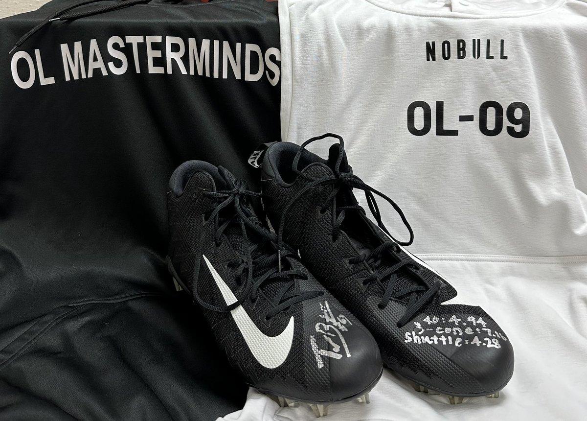 When guys break records, we have them sign their cleats and we display them in our glass trophy case! We need a bigger case!!!

3-Cone: 7.16
Shuttle: 4.28
40: 4.94

<a href="/TanorBortolini/">Tanor Bortolini</a> executed at a high level! 

<a href="/OLMTraining/">OL Masterminds Training</a> ✖️<a href="/sportsxacademy/">Sports Academy</a> 

 instagram.com/p/C5pH_vXOczQ/…