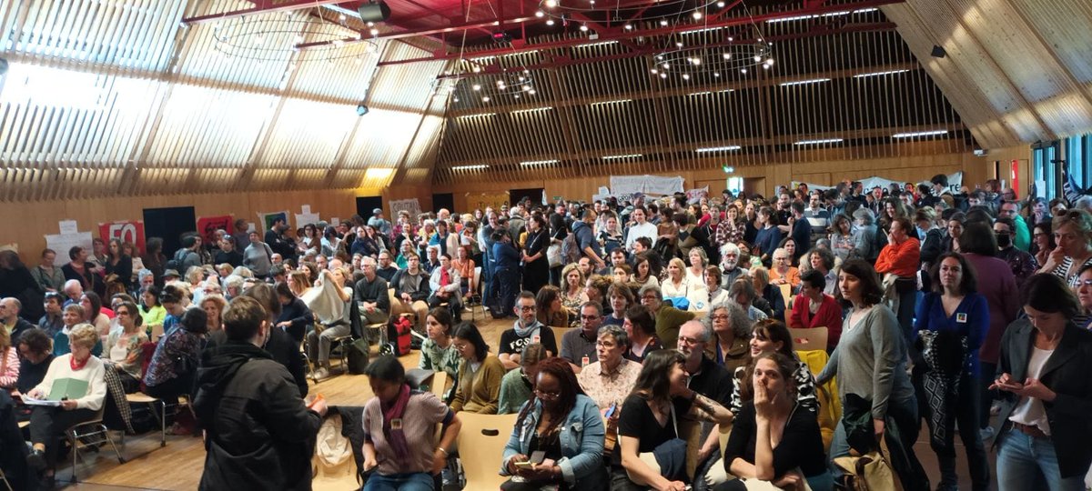 Plus de 500 personnes présentes à une réunion publique contre le 'choc des savoirs' aujourd'hui à Nantes. Personnels et parents ne baissent pas les bras face à ce modèle d'Ecole dont nous ne voulons pas! #ChocDesSavoirs #Nantes