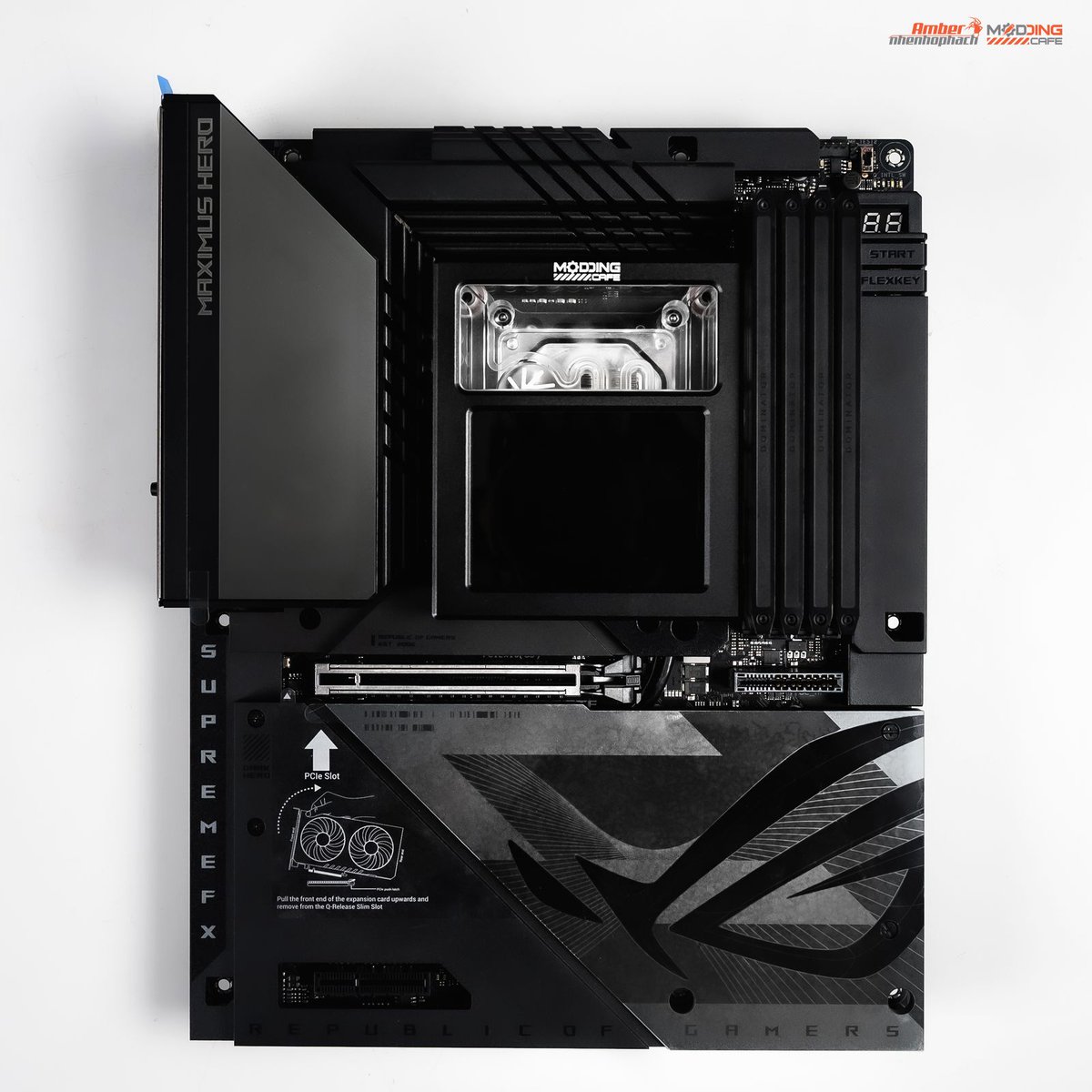 Maximus Hero Z790 BTF with Stealth Tubing Waterblock and the LCD from Ryujin III