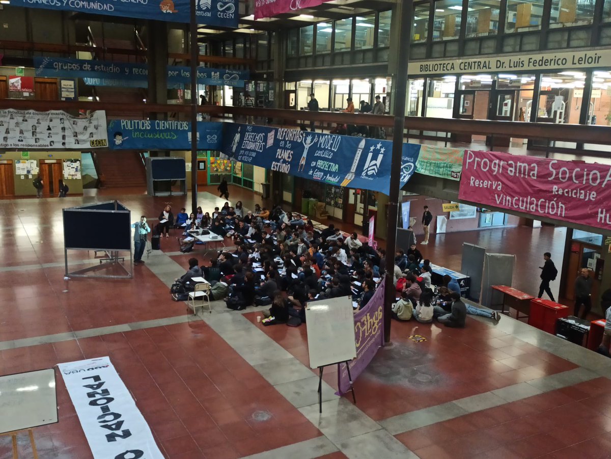 CLASES PÚBLICAS EN TODA LA UBA Gran jornada de paro activo y protesta en todas las facultades de la UBA. #EnDefensaDeLaUniversidadPublica #ParemosLaMotosierra