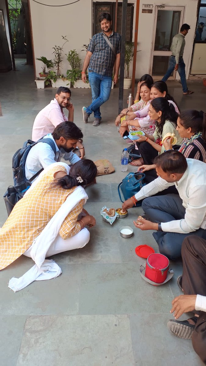 frenchanish's tweet photo. @namitm @AtishiAAP @AtishiAAP  ji kuch kr do vocational trainer ke lea ab to apki sarkar VI ja rhi h,,jate jate kuch  kr jao..@AAP NVR COME BACK IN DELHI https://t.co/6lavejgpYF