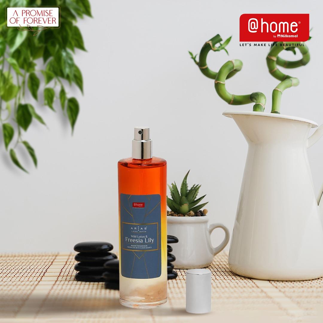 Nilkamal_Homes's tweet image. Indulge in fragrances that ignite fond memories and inspire heartfelt conversations during your cozy evenings together.

#BeautifulBeginnings #NewBeginnings #LetsMakeLifeBeautiful #HomeMakeovers #AtHomeByNilkamal #APromiseofForever #Fragrances #Diffusers