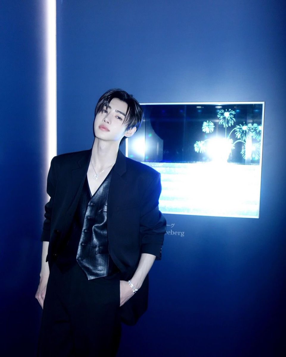 enhypenupdates's tweet image. [INSTAGRAM] 240412

“Heartbeat ❤️‍🔥

@TiffanyAndCo
#TiffanyAndCo #TiffanyWonder
#티파니앤코 #티파니원더”

(1/2)

@ENHYPEN_members @ENHYPEN #ENHYPEN #엔하이픈