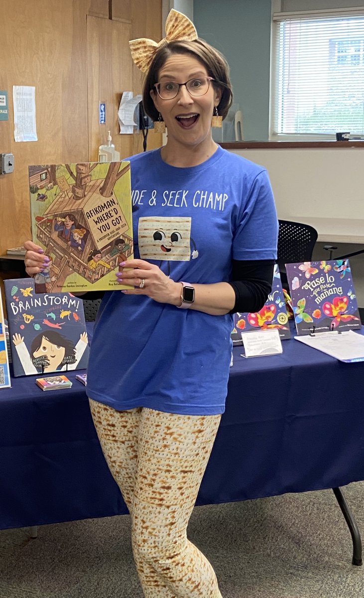 #GIVEAWAY time! Head over to @WritersRumpus today for details! tinyurl.com/5n7834yc 🥳TY @home_zat for the fabulous interview about AFIKOMAN, WHERE'D YOU GO?!🥰#kitlit #kidlitart @randomhousekids @KaitlynLeann17 #passover #jewish #picturebooks
