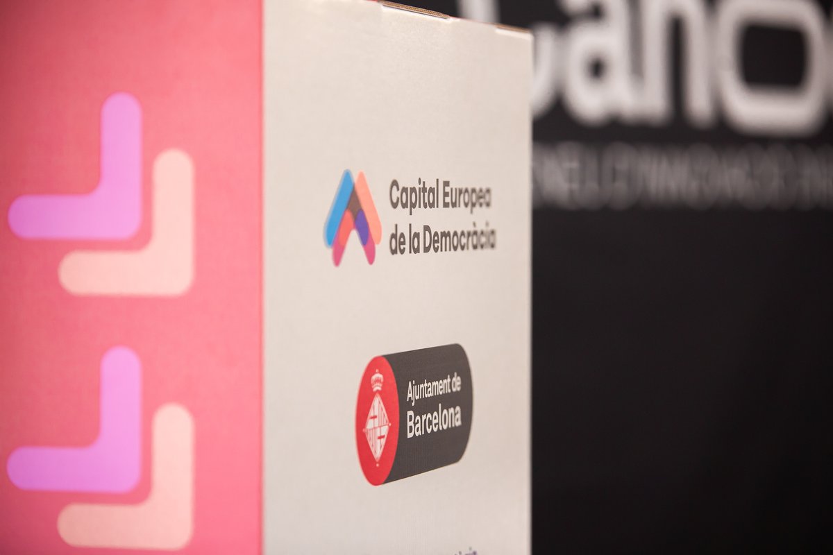 🗞️ Llegeix la notícia de la jornada d'ahir:
capitalofdemocracy.barcelona/processes/news…

🟣 Reflexions i experiències entorn dels reptes digitals de la #democràcia participativa a partir de tres experiències internacionals articulades a través de la plataforma <a href="/decidim_org/">Decidim</a>: <a href="/DecidimBrasil/">MetaDecidimBrasil</a> i <a href="/NYCCEC/">NYC Civic Engagement Commission</a>.
