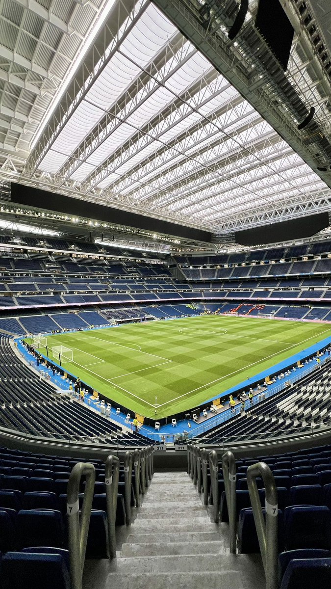 Fmartin_DC's tweet photo. Es brutal… no me canso de decirlo. Cuando ya esté todo ok y el vídeo 360º será increíble. #Fotos #Bernabeu #RMvsATH #HalaMadrid #HalaMadridYNadaMas https://t.co/yLD2pUo7C2