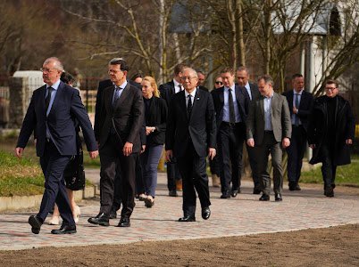 31 березня Посол 🇯🇵 Мацуда взяв участь у поминальній службі в Бучі з нагоди другої річниці визволення міста. 🕯