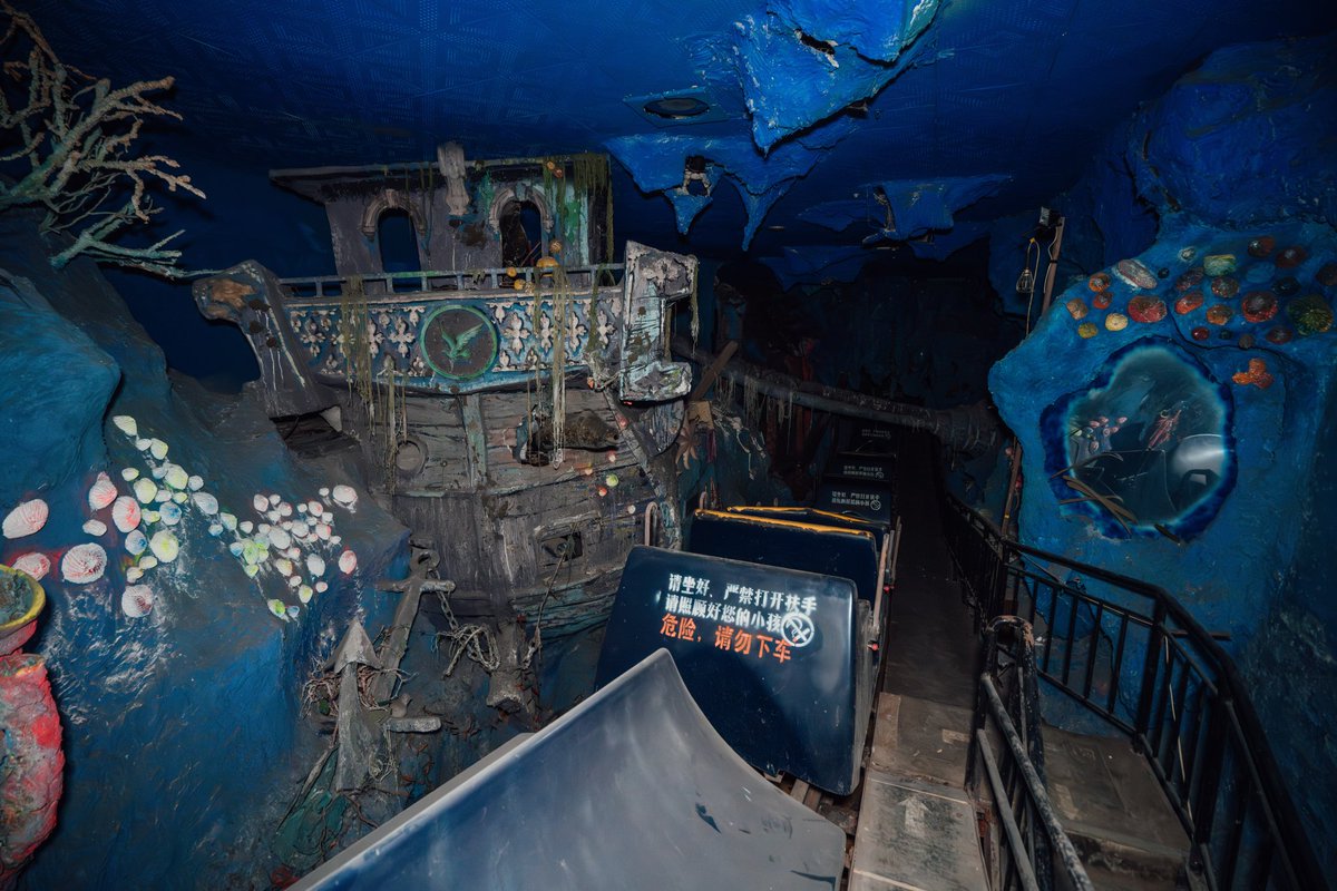 i_am_joshyo's tweet photo. Exploring China's first underwater theme park attraction. All the technology was bought from the same ppl that worked on Disney's stuff!
NEW VIDEO
https://t.co/Qv4GWHZVQb https://t.co/fGcxGrfKay
