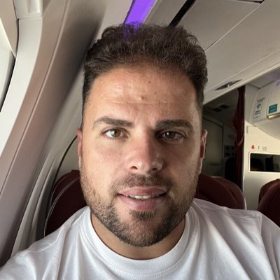 DaniMocanal's tweet photo. #NuevaFotoDePerfil https://t.co/j7JSpXEHdl