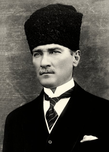 Bu ülkenin kırmızı çizgisi Mustafa Kemal Atatürk ve onun izinden giden Türk Halkıdır.!! Zafere adım adım, her şey çok güzel olacak ♥️