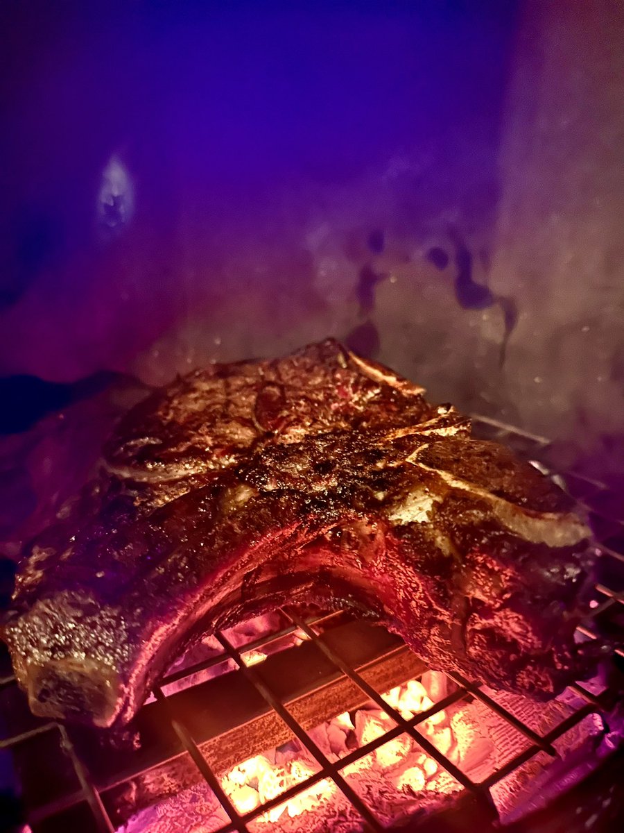 Why is cooking over fire so bloody amazing, the anticipation is too much!! #bbq #meat #fire #regenerativemeat