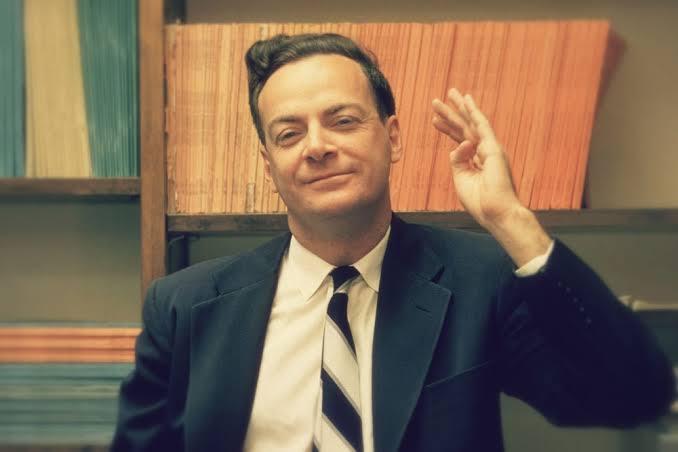 InformaCosmos's tweet photo. «Nunca te arrepientas de un día de tu vida; los días buenos dan felicidad, los malos dan experiencias, los peores dan lecciones y los mejores dan recuerdos».

— Prof. Feynman https://t.co/HS02GoebK3