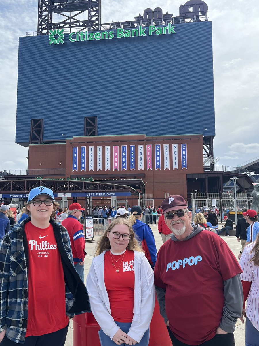 KlingerWayne's tweet photo. Happy Resurrection Day!  He is Risen!  Go @Phillies https://t.co/MUZdQmEz0m