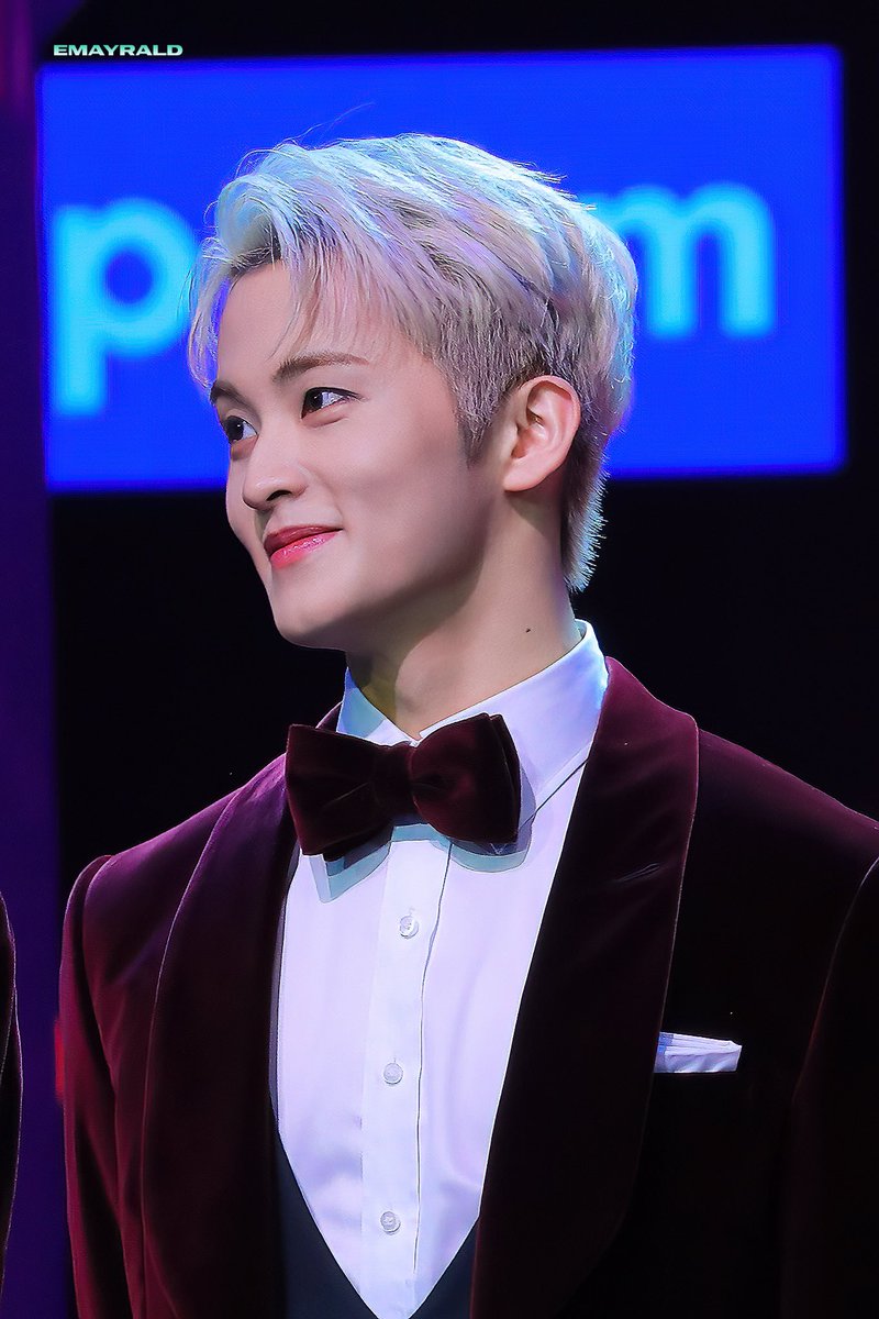 emayrald tweet media