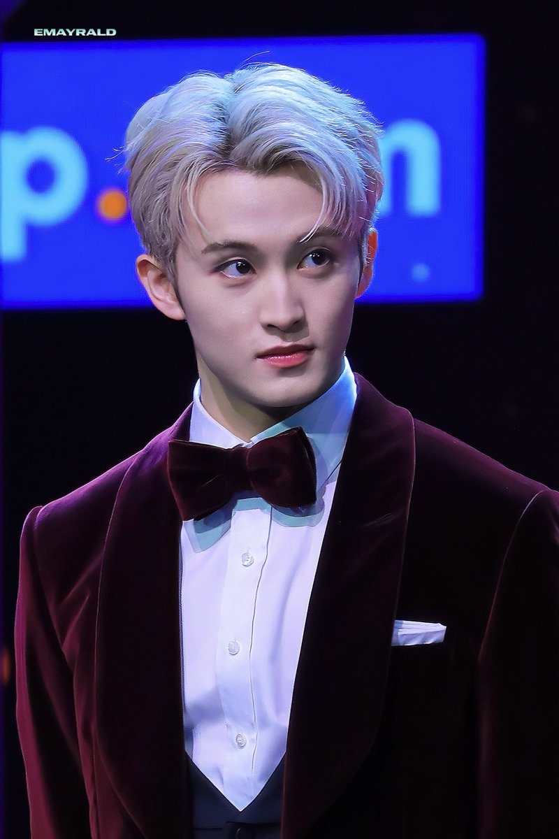 emayrald tweet media