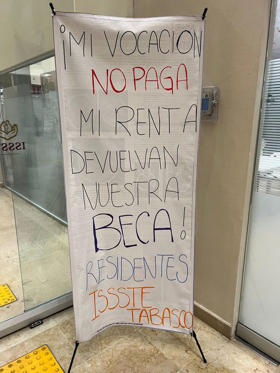 DrSleep88's tweet photo. Digamos
Solo digamos que es una coincidencia que no le han pagado a residentes e internos  de más de 18 hospitales a nivel nacional y que esto no tiene nada que ver con que sea época electoral https://t.co/In6BKJQowN