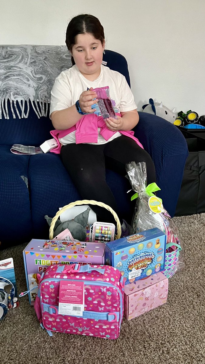 Alex_Chinn's tweet image. The Easter Bunny hopped on over and showed the kids a egg-cellent time! @shelleypowers83