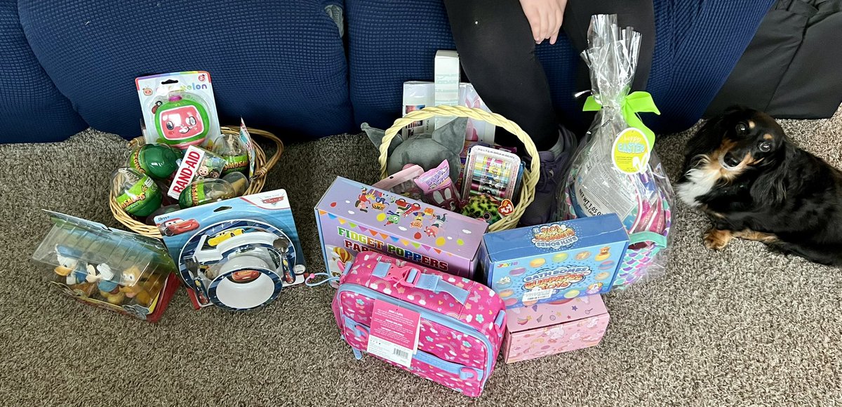 Alex_Chinn's tweet image. The Easter Bunny hopped on over and showed the kids a egg-cellent time! @shelleypowers83