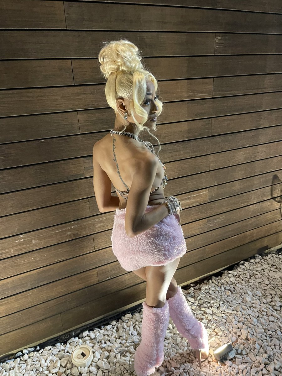 kadajza_'s tweet photo. Been poppin shit b4 it was my birthday🧚🏽‍♀️💕#AriesSeason https://t.co/8qofiBRkHu