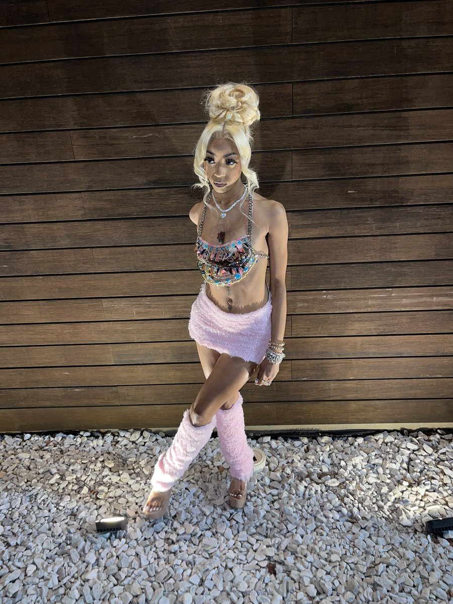 kadajza_'s tweet photo. Been poppin shit b4 it was my birthday🧚🏽‍♀️💕#AriesSeason https://t.co/8qofiBRkHu