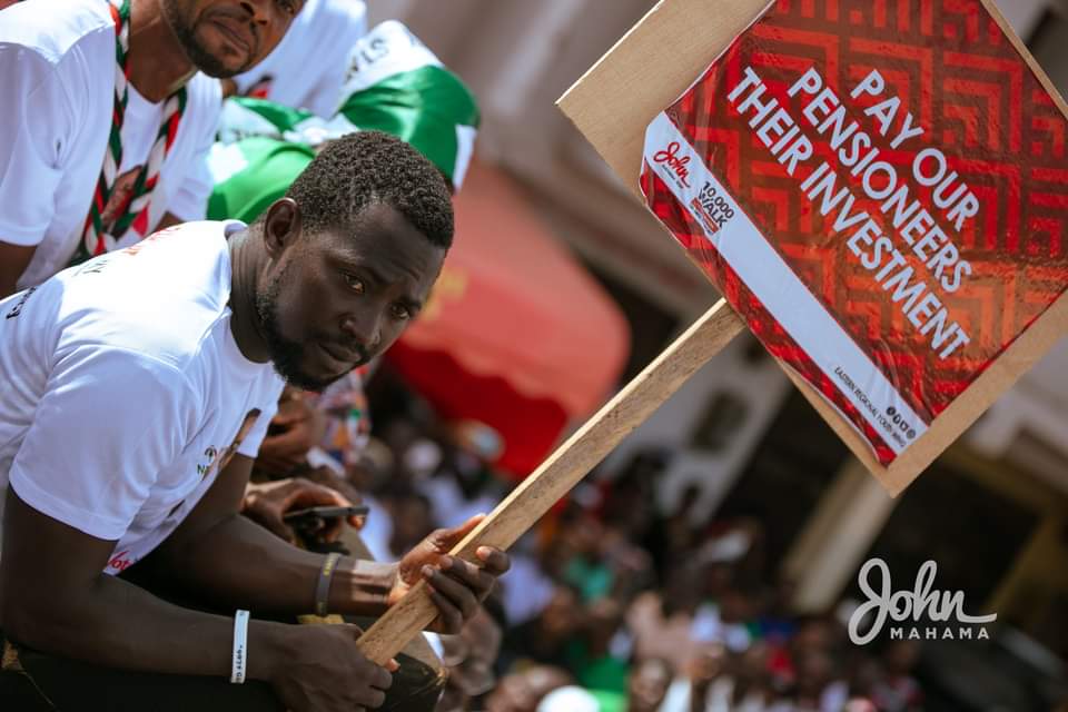 FelixKwakyeOfo1's tweet photo. @JDMahama takes Kwahu by storm with his message of hope. https://t.co/kNt6slIwkW