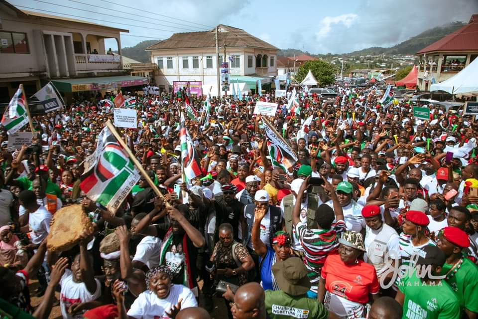 FelixKwakyeOfo1's tweet photo. @JDMahama takes Kwahu by storm with his message of hope. https://t.co/kNt6slIwkW
