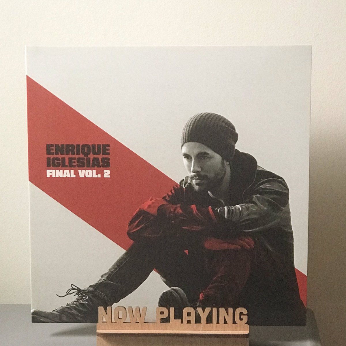 New and final Enrique.

Now Playing: Enrique Iglesias “Final (Vol. 2)” (2024).

#vinyl #vinylrecords #vinylcollection #vinylcollector #vinylcommunity #vinyladdict #vinylcollectionpost #vinilo #vinilos #enriqueiglesias #pop #bachata #newrelease #finalalbum #nowplaying