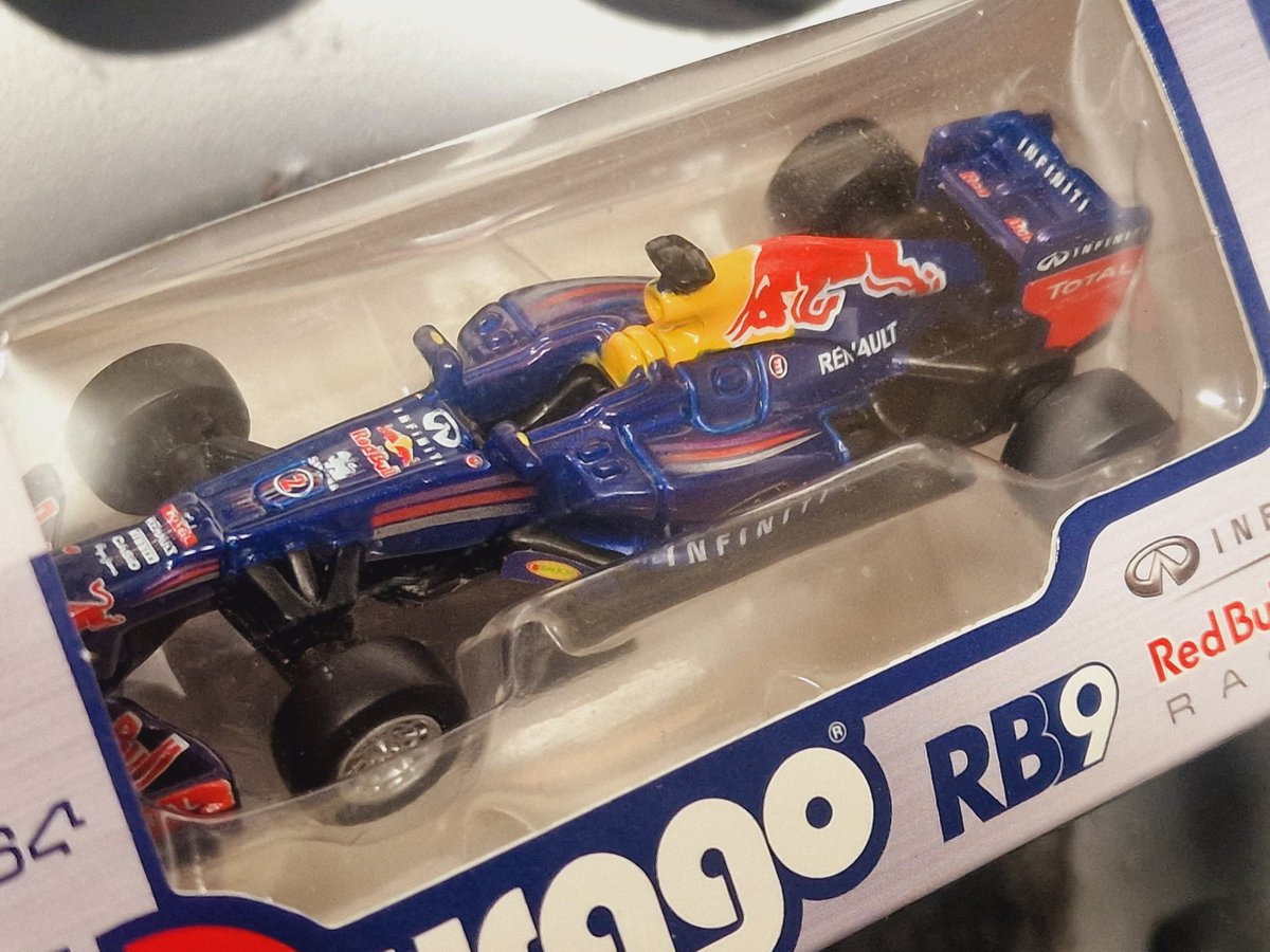 artiF1ed's tweet photo. 2.5 hours left to get your bids in on the relisted @redbullracing used rear #F1 wheel. Bid and win and you'll get a free model too. #F12024 #SkyF1 #JapaneseGP #RedBullRacing #RedBull #AussieGrit @AussieGrit @therealdcf1 #RealDC. https://t.co/t1x2fVfrsE https://t.co/6FS8SJvagT