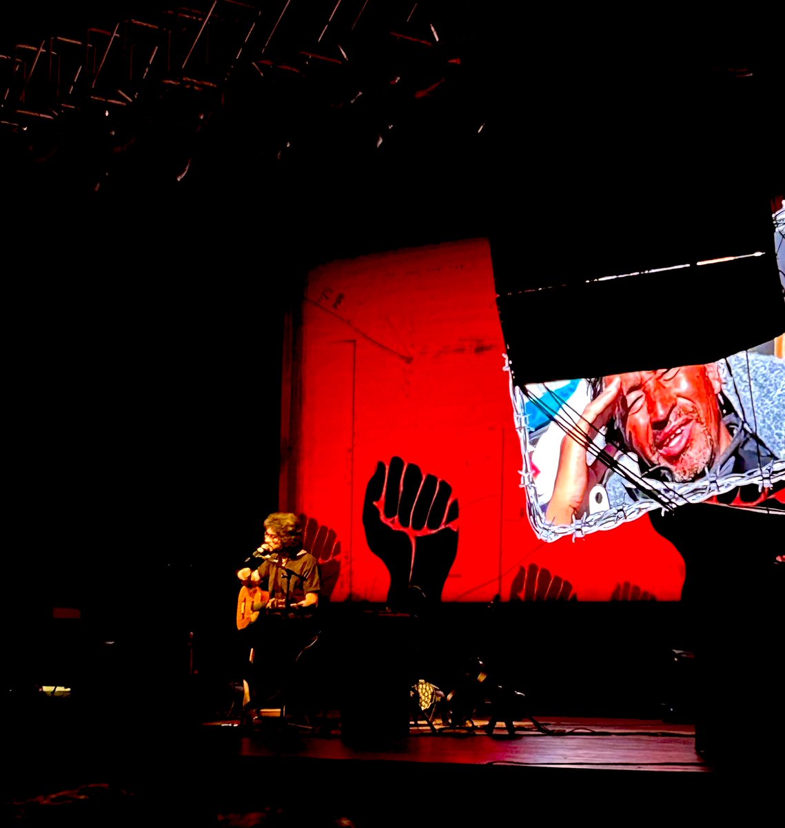 Swarup1705's tweet photo. National Award-winning singer @rupamislam74 showed his support in solidarity towards @Wangchuk66 🤍
#SaveLadakh #SupportSonamWangchuk #SaveHimalayas #SaveGlaciers #6thSchedule #BorderMarch #PashminaMarch https://t.co/GjWj7DvKKu