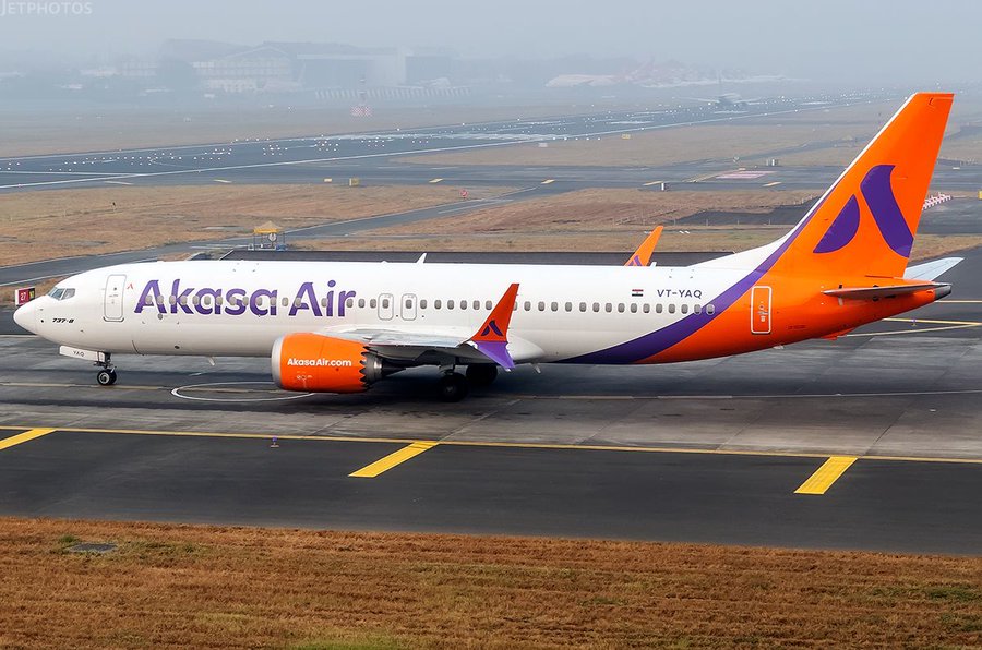 🛫 Akasa Air now flies internationally! The first flight took off from #Mumbai to Doha, Qatar. 🌍 #AkasaAir #FlightLaunch