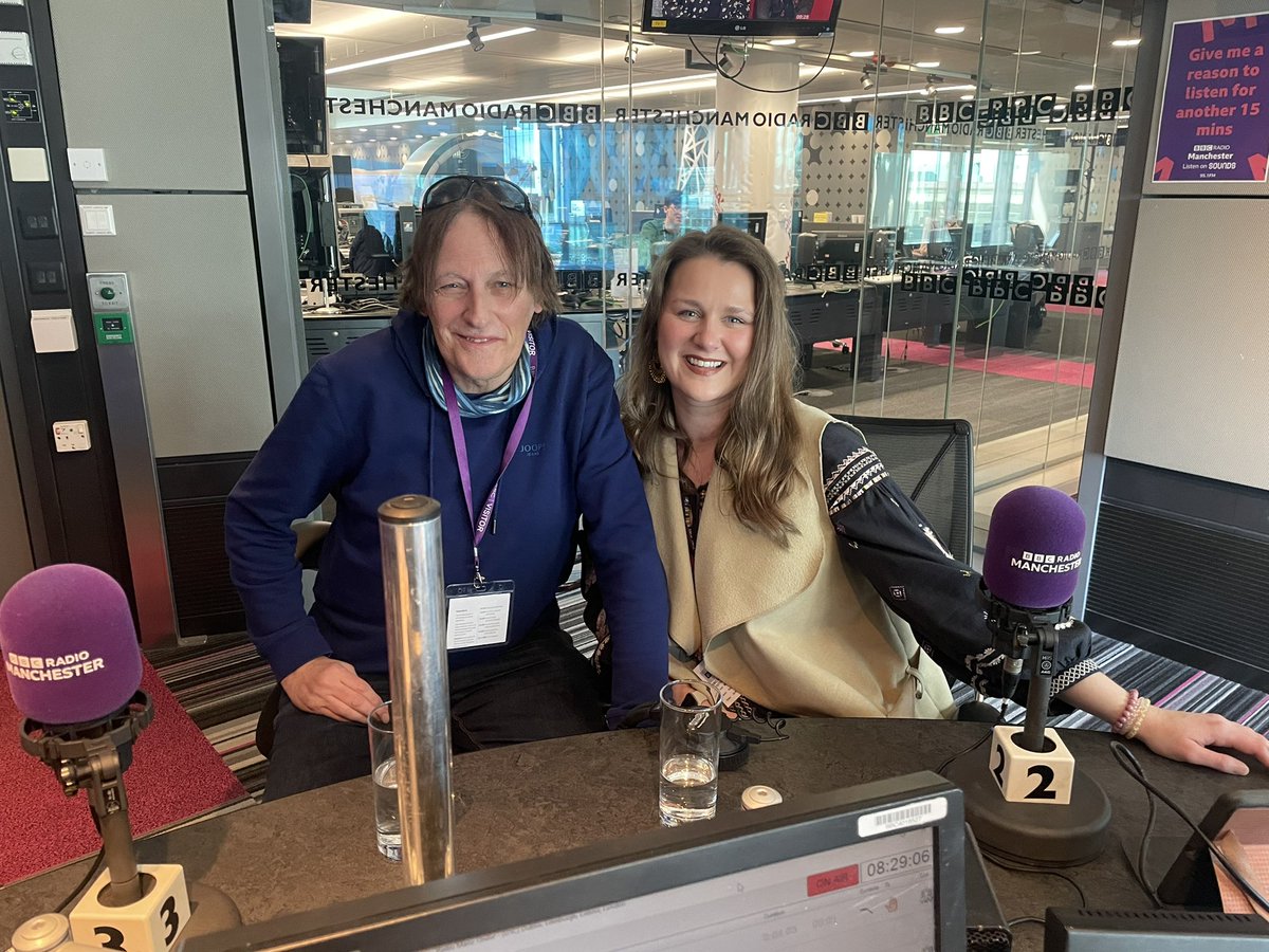 MeganLeeSinger's tweet photo. What a wondering time I had at @BBCRadioManc singing my new single Gypsy. Thanks @NigelStonier for all your support. Thanks for having us 🙏🏻x https://t.co/IpTDkFk9p0