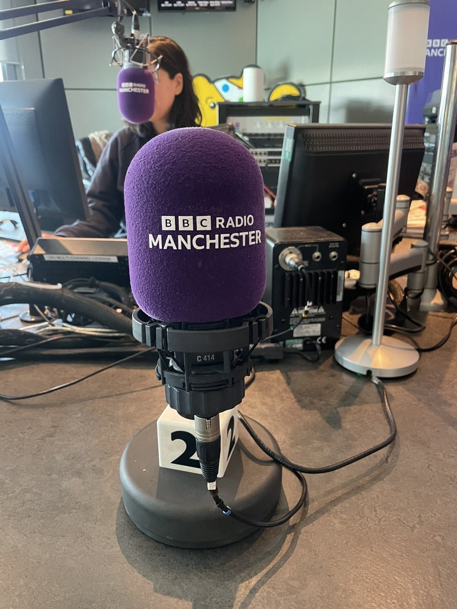 MeganLeeSinger's tweet photo. What a wondering time I had at @BBCRadioManc singing my new single Gypsy. Thanks @NigelStonier for all your support. Thanks for having us 🙏🏻x https://t.co/IpTDkFk9p0
