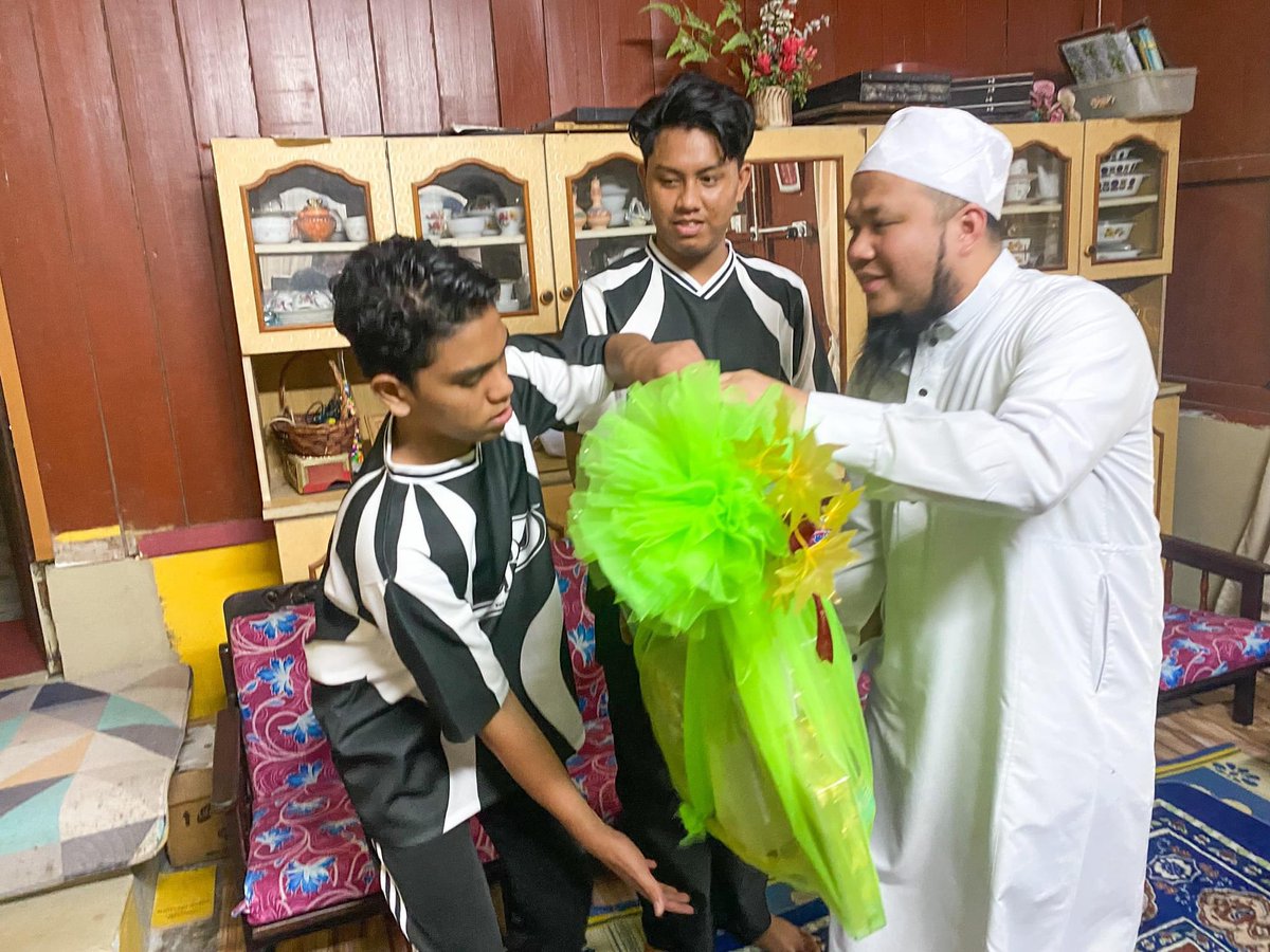 Ebit Lew tweet media