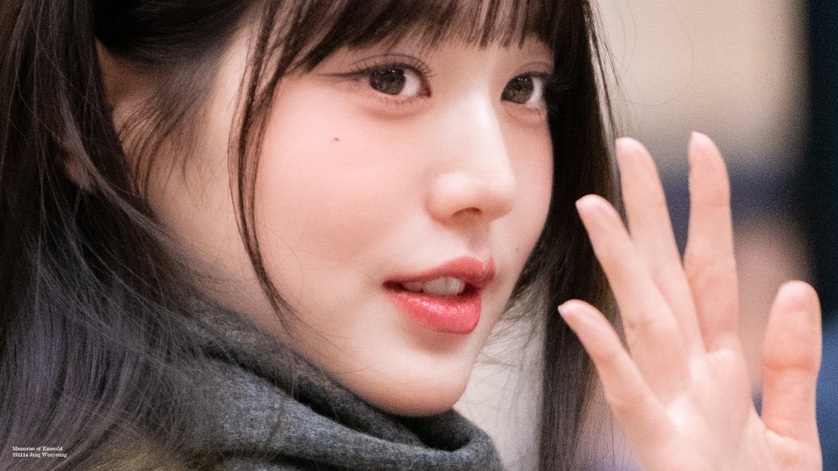 MemoriesEmerald's tweet photo. 𝐅𝐢𝐧𝐚𝐥𝐞: [𝐐𝐮𝐢𝐞𝐭 𝐋𝐮𝐱𝐮𝐫𝐲] 𝟕/𝟏𝟒
231114 "#WONYOUNG x WMM Studios"
#원영 #JANGWONYOUNG #장��영
#아이브 #IVE 
#만우절 #AprilFoolsDay
@IVEstarship https://t.co/l10svyUdAJ