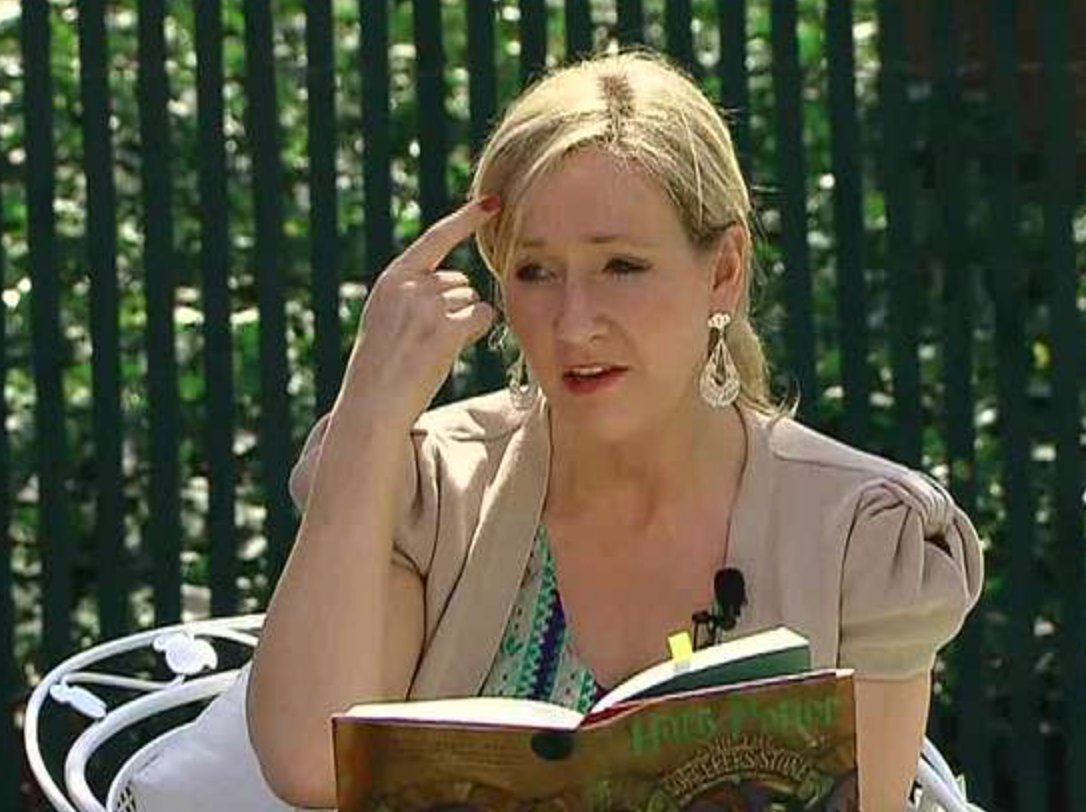 J. K. Rowling reminds followers today only day trans people unable to use invisibility powers #NewsInPhoto #TransDayOfVisibility