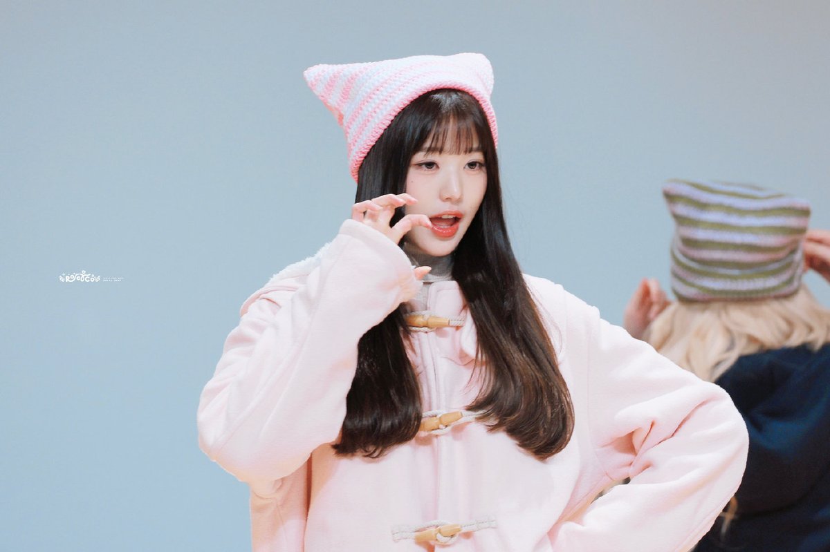 about_wonyoung's tweet photo. #AprilFoolsDay

cr.ROCOCO·苏新皓
(China idol fansite)

#IVE #아이브 #JANGWONYOUNG #장원영 https://t.co/MhfqC4xZGq