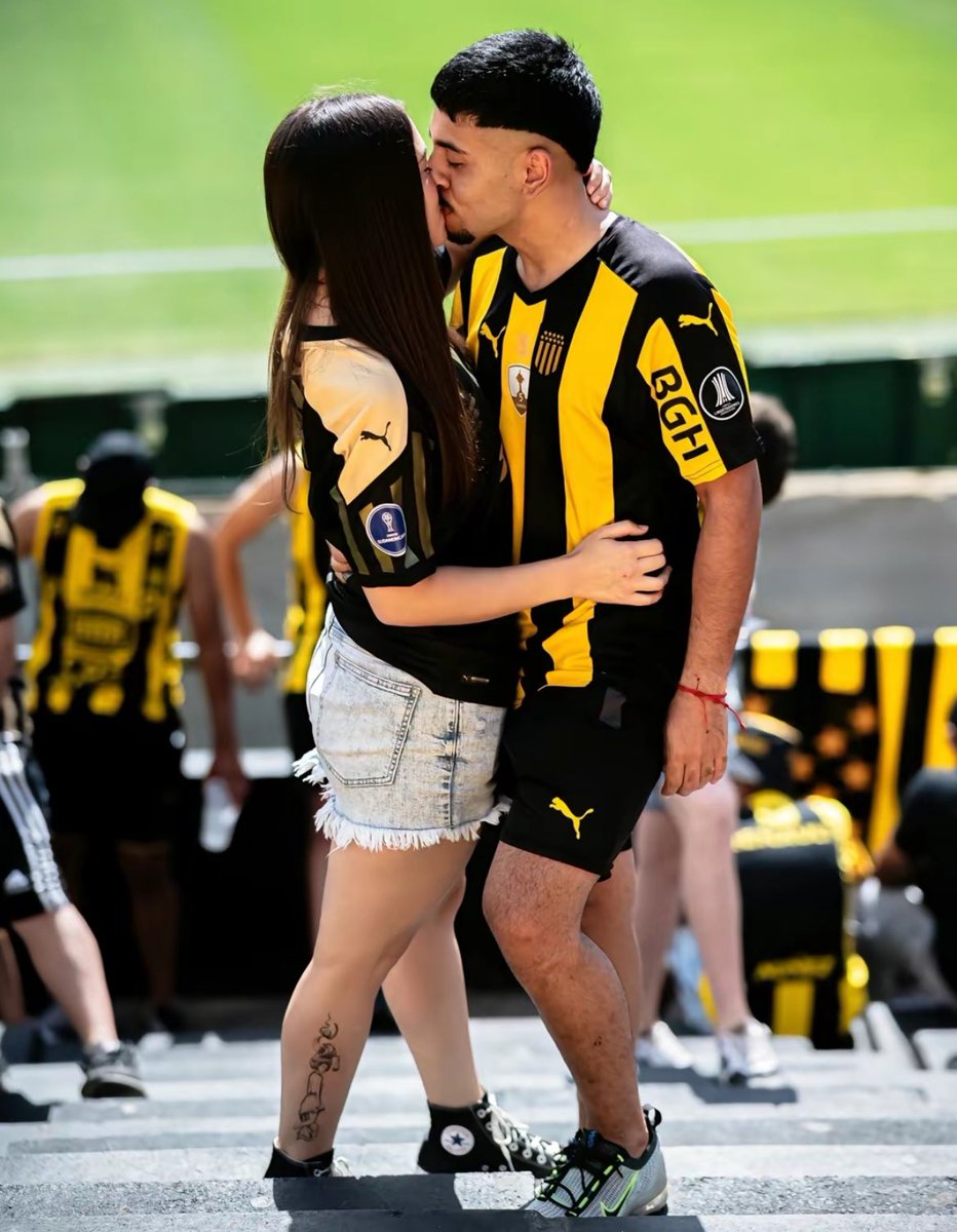 vos y yo así,pensalo…