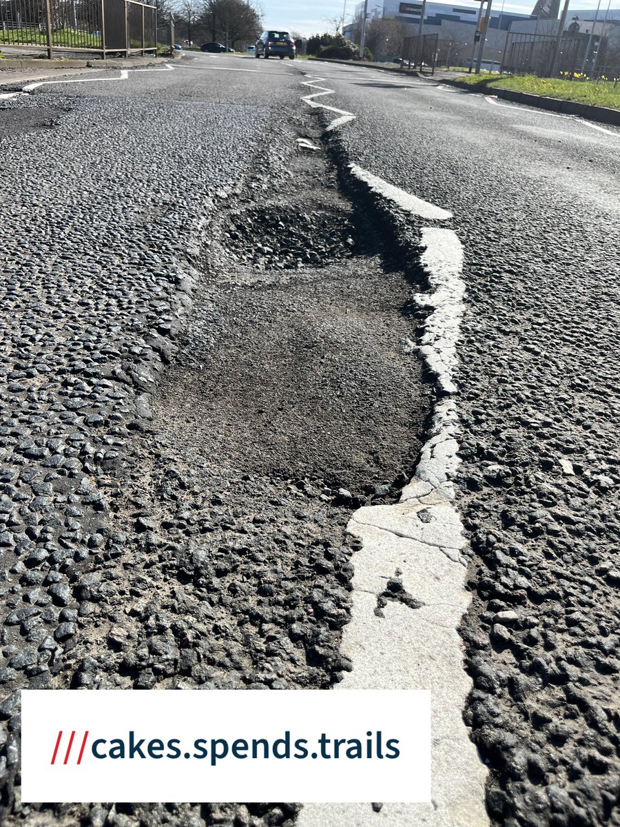 @MyGlasgowCC Barrhead rd just before the roundabout at Silverburn this absolutely ridiculous and dangerous pothole. This has not just appeared. When was the last time this was inspected as per LAs duty under Roads (Scotland)Act1984 ? @Stanthe_app @mrpotholeuk #PotholesMakeGlasgow